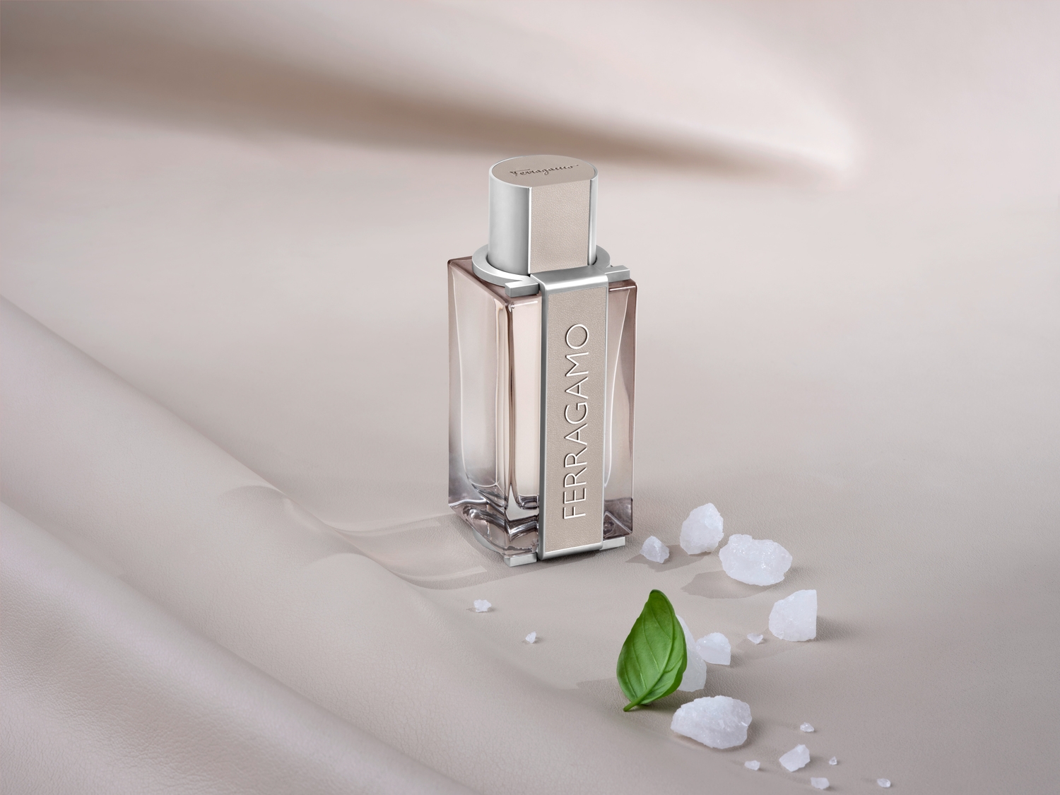 Bright Leather Eau de Toilette