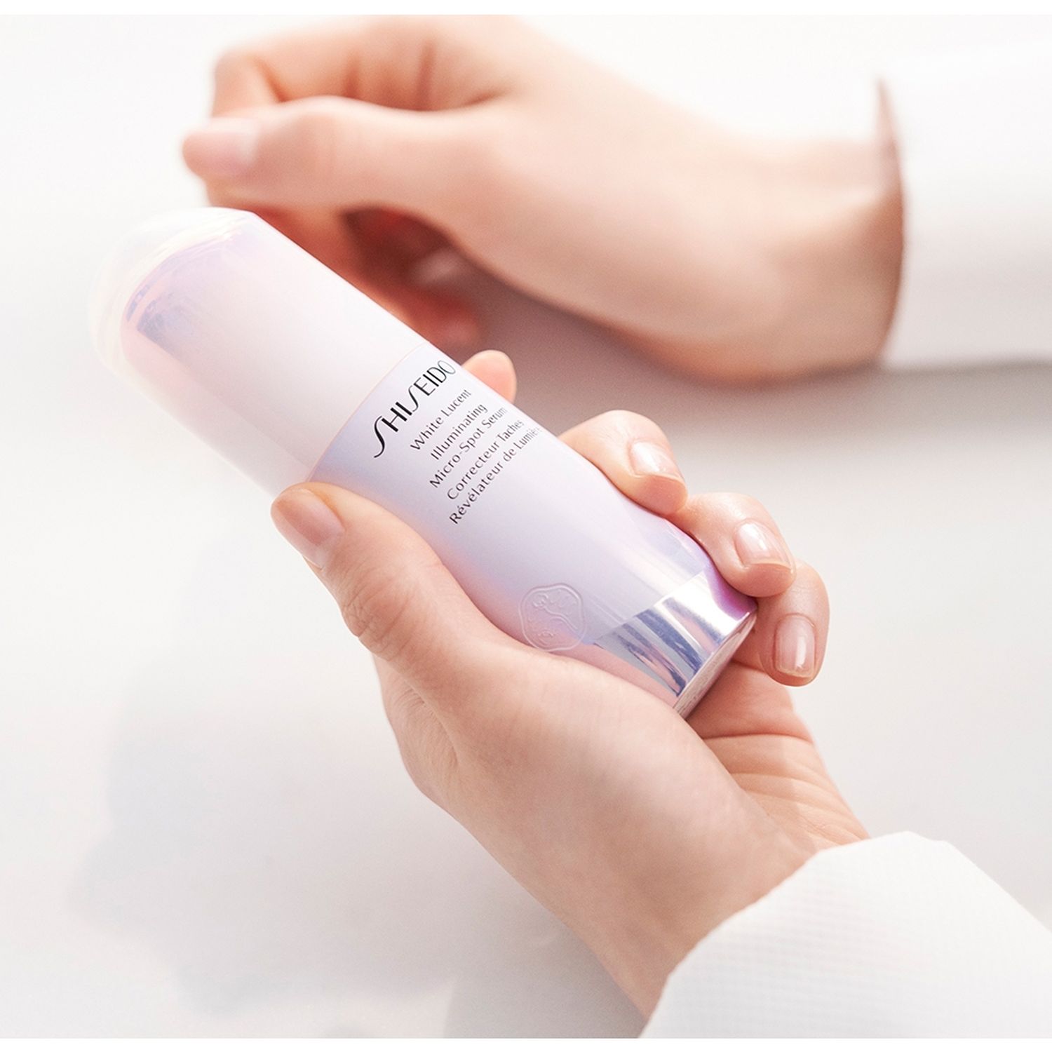 White Lucent Illuminating Micro-Spot Serum